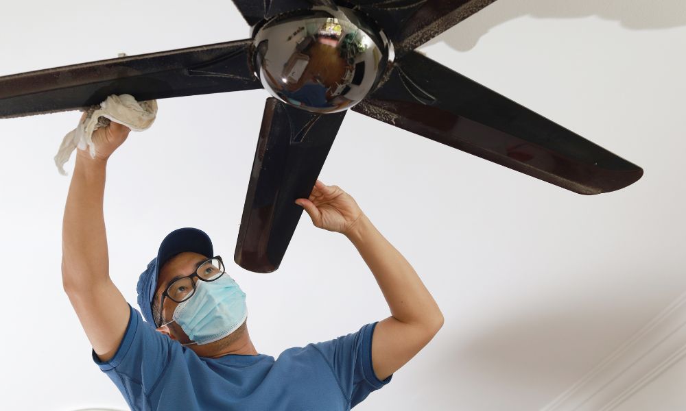 how to clean a fan